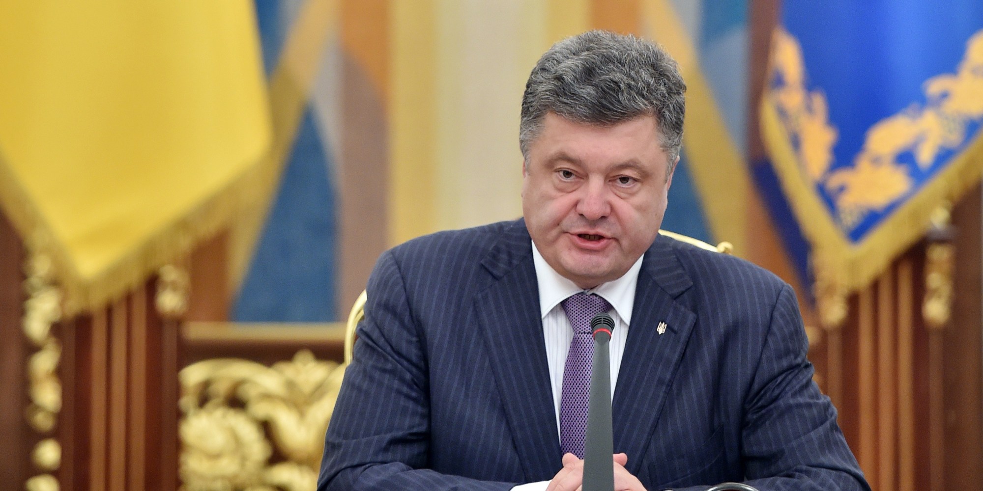 POROSHENKO promete  850 millones de hryvniasen «el muro» del DONBASS