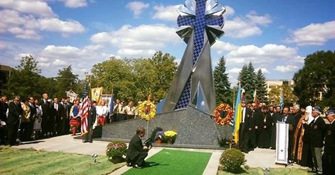 Nebesna Sotnia (Centena Celestial). Monumentos y Recordatorios en la diáspora ucraniana
