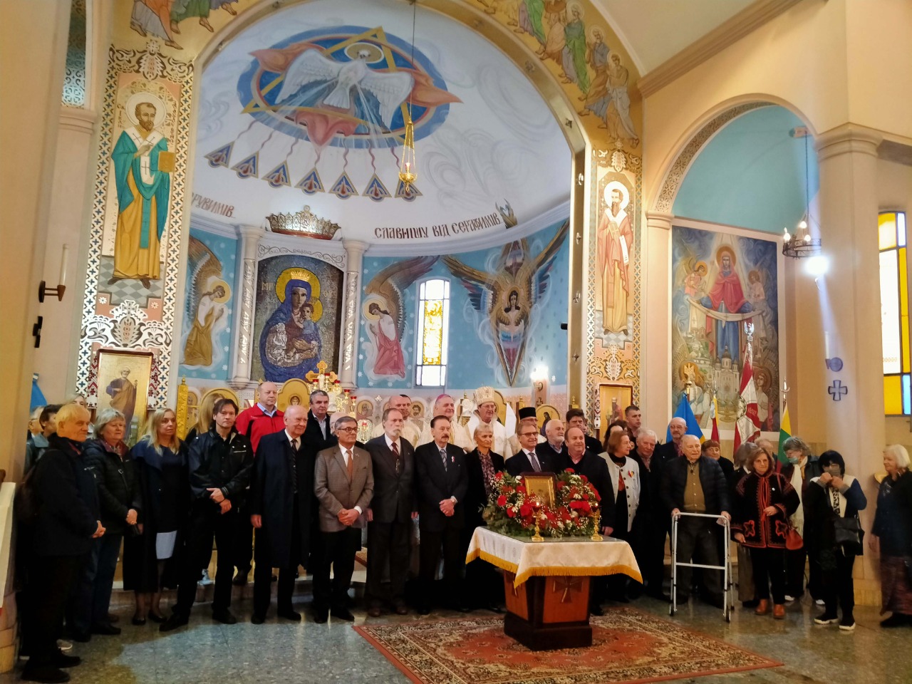MISA EN ACCIÓN DE GRACIAS EN LA CATEDRAL GRECO CATÓLICA UCRANIA